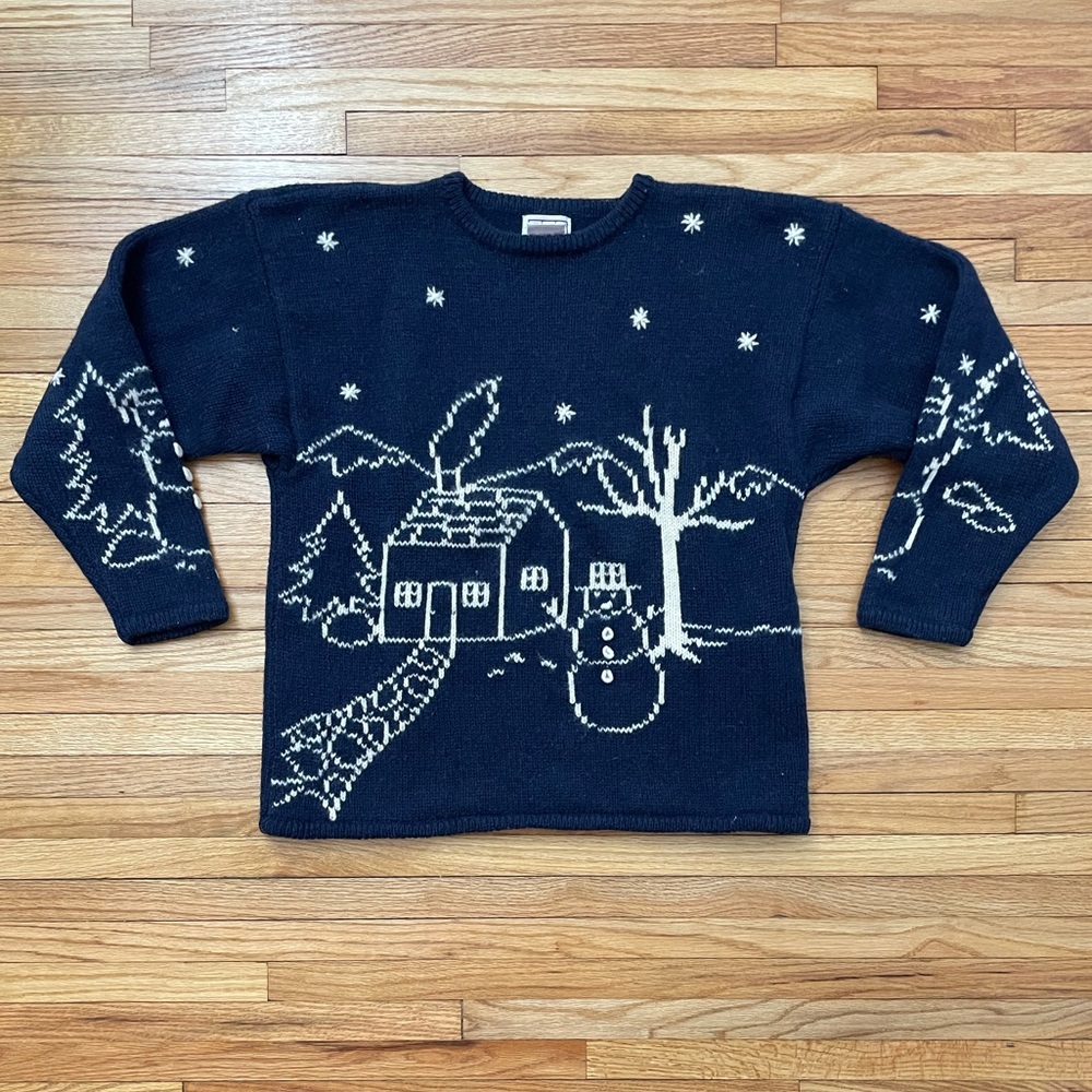 Vintage navy and White winter Sweater
This is the sweetest wool sweater!